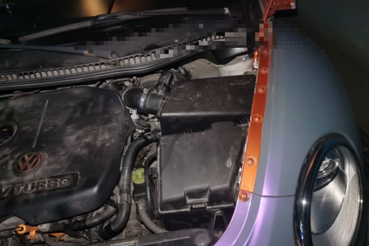 Used Volkswagen Beetle 2010 1.8T BlackOrange Luxury Edition Engine Bay Left