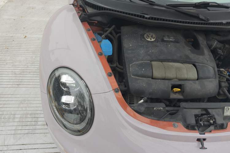 Used Volkswagen Beetle 2010 2.0 BlackOrange Convertible Luxury Edition Engine Bay Right