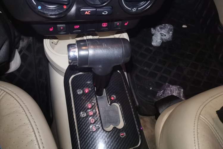 Used Volkswagen Beetle 2010 1.8T BlackOrange Luxury Edition Gear Lever