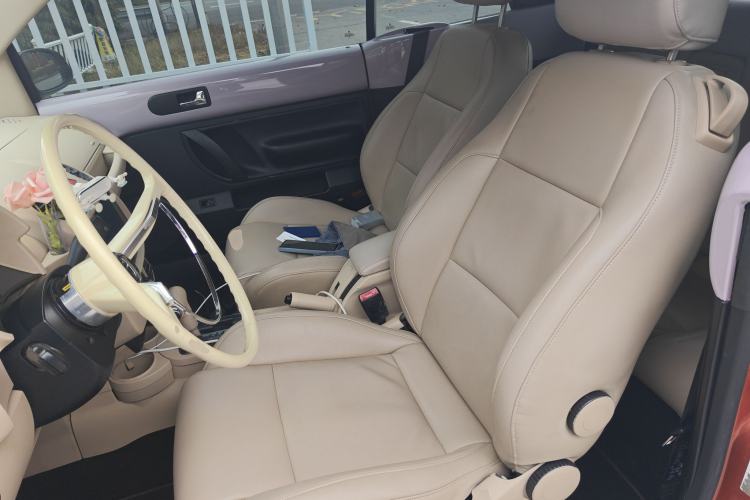Used Volkswagen Beetle 2010 2.0 BlackOrange Convertible Luxury Edition Left Front Seat