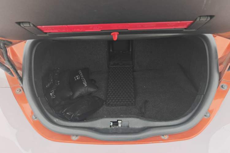 Used Volkswagen Beetle 2010 2.0 BlackOrange Convertible Luxury Edition Trunk
