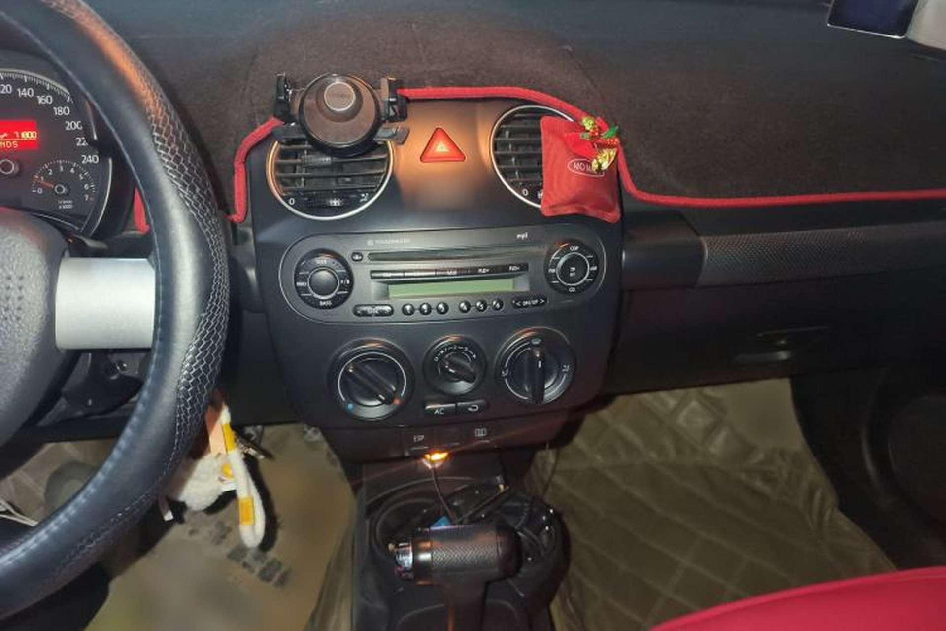 Used Volkswagen Beetle 2010 1.6 AT Audio And AC Panel