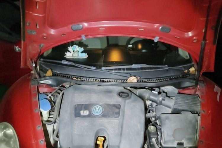 Used Volkswagen Beetle 2010 1.6 AT Engine Bay