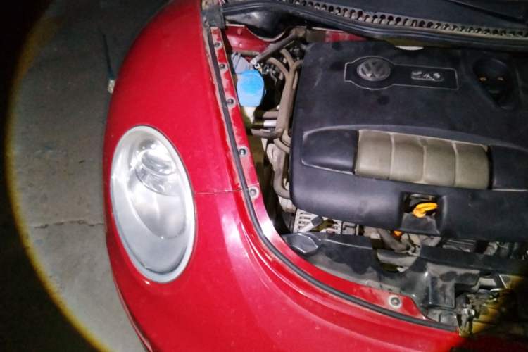 Used Volkswagen Beetle 2010 2.0 BlackOrange Comfort Edition Engine Bay Right