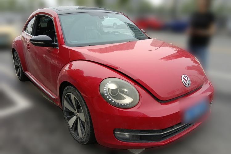 Used Volkswagen Beetle 2010 2.0 BlackOrange Luxury Edition Front Right 45 Deg