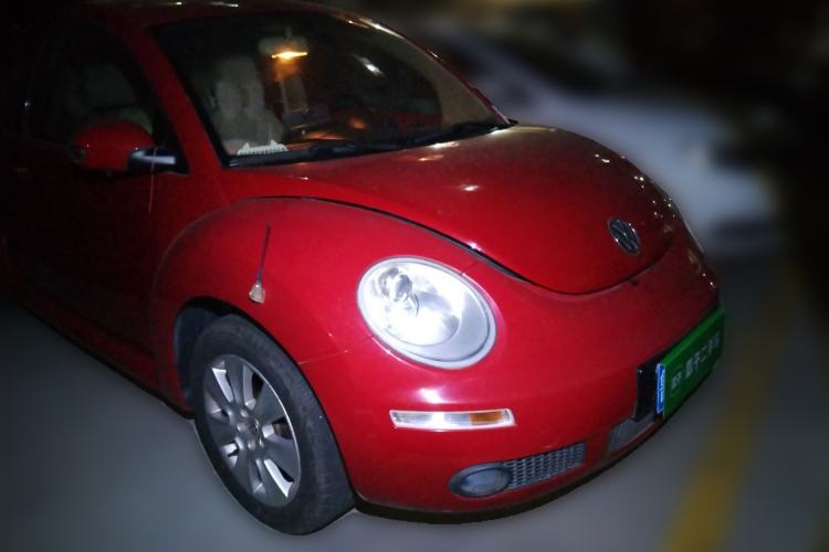 Used Volkswagen Beetle 2010 2.0 BlackOrange Comfort Edition Front Right 45 Deg