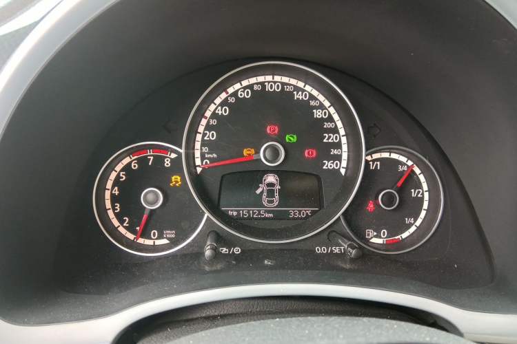 Used Volkswagen Beetle 2010 2.0 BlackOrange Luxury Edition Instrument Cluster