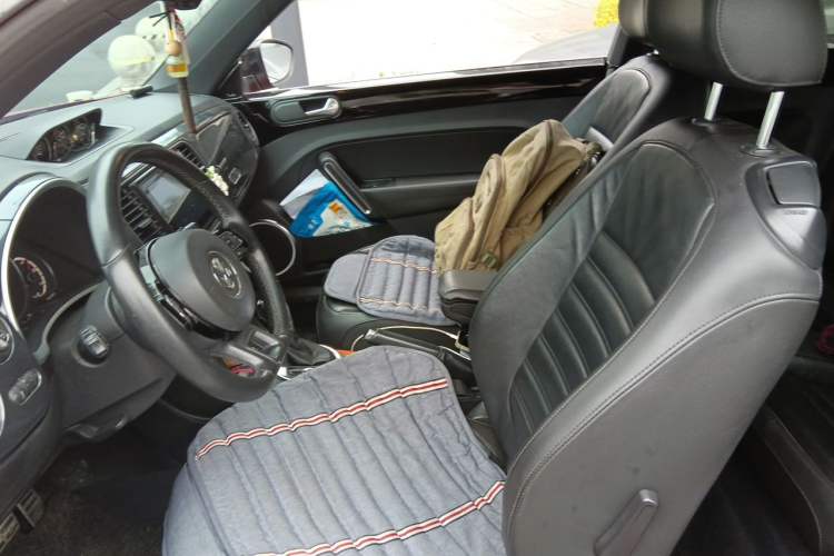 Used Volkswagen Beetle 2010 2.0 BlackOrange Luxury Edition Left Front Seat