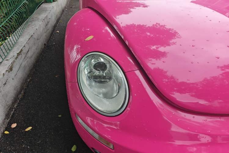 Used Volkswagen Beetle 2010 2.0 BlackOrange Convertible Luxury Edition Right Front Headlight