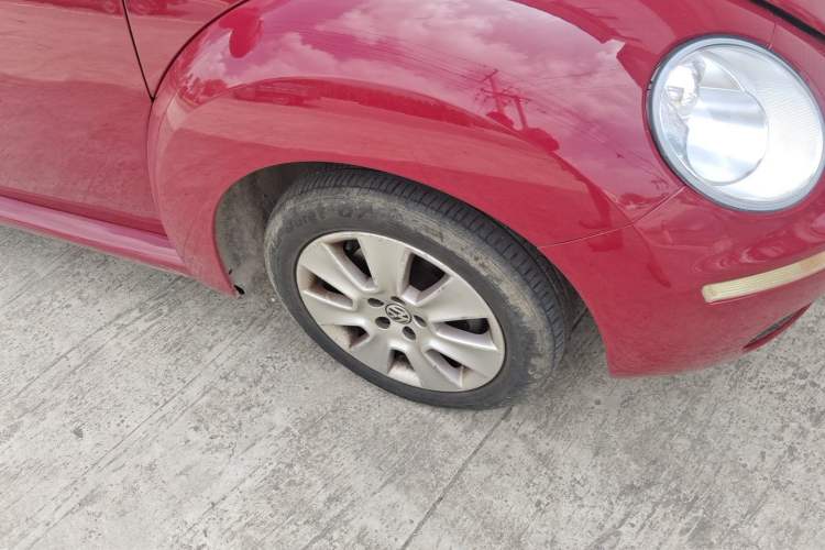 Used Volkswagen Beetle 2010 1.6 AT Right Front Wheel Hub