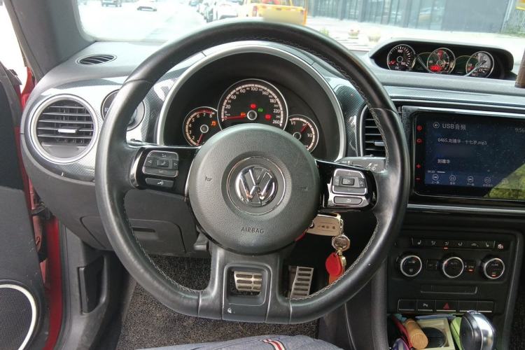 Used Volkswagen Beetle 2010 2.0 BlackOrange Luxury Edition Steering Wheel