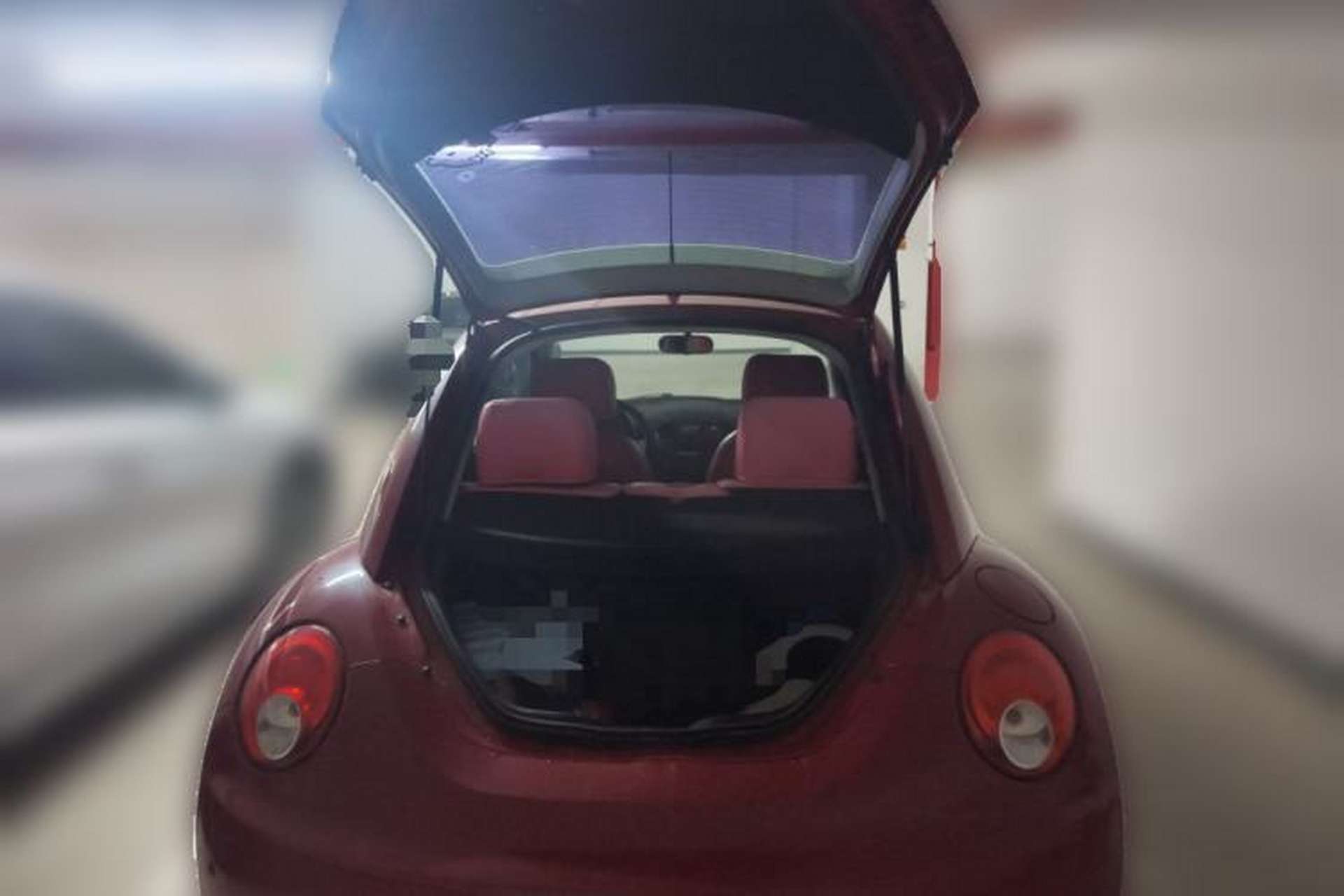 Used Volkswagen Beetle 2010 1.6 AT Trunk