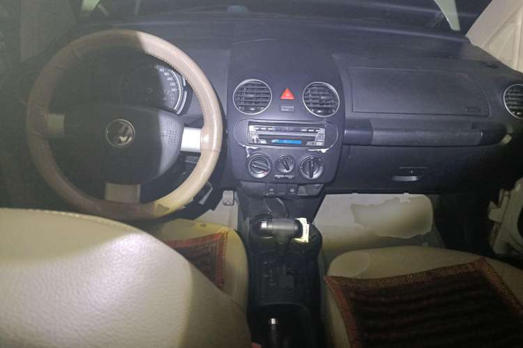 Used Volkswagen Beetle 2010 1.6 AT Center Console