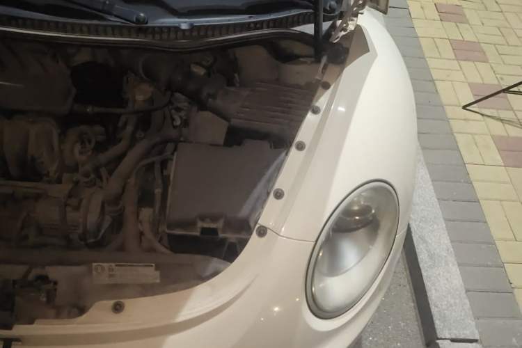 Used Volkswagen Beetle 2010 1.6 AT Engine Bay Left