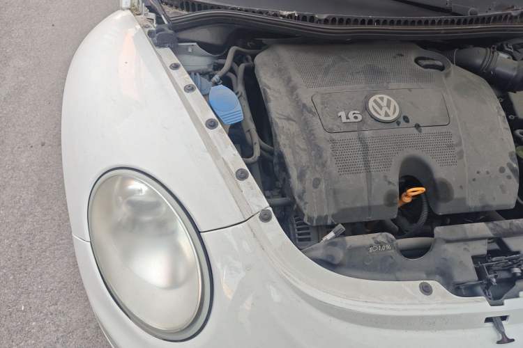 Used Volkswagen Beetle 2010 1.6 AT Engine Bay Right
