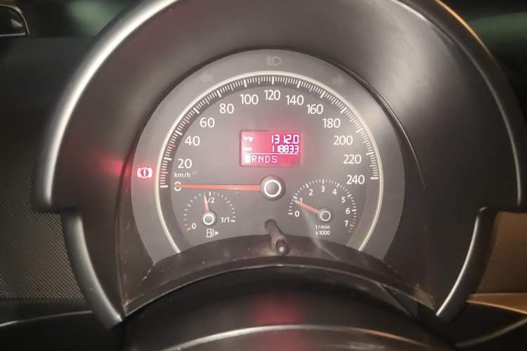 Used Volkswagen Beetle 2010 1.6 AT Instrument Cluster