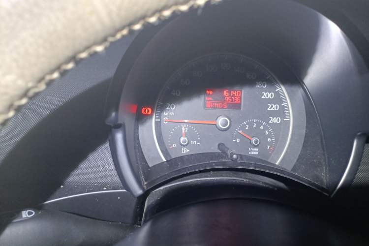 Used Volkswagen Beetle 2010 1.6 AT Instrument Cluster