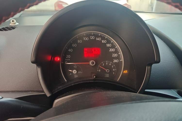 Used Volkswagen Beetle 2010 1.6 AT Instrument Cluster