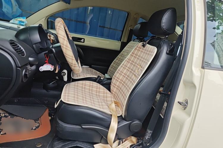 Used Volkswagen Beetle 2010 1.6 AT Left Front Seat