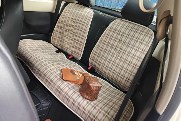 Used Volkswagen Beetle 2010 1.6 AT Left Rear Seat