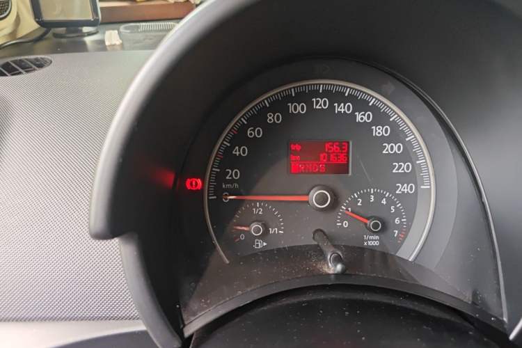 Used Volkswagen Beetle 2010 1.6 AT Odometer Close Up