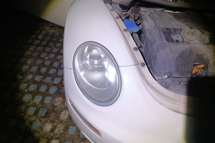 Used Volkswagen Beetle 2010 1.6 AT Right Front Headlight