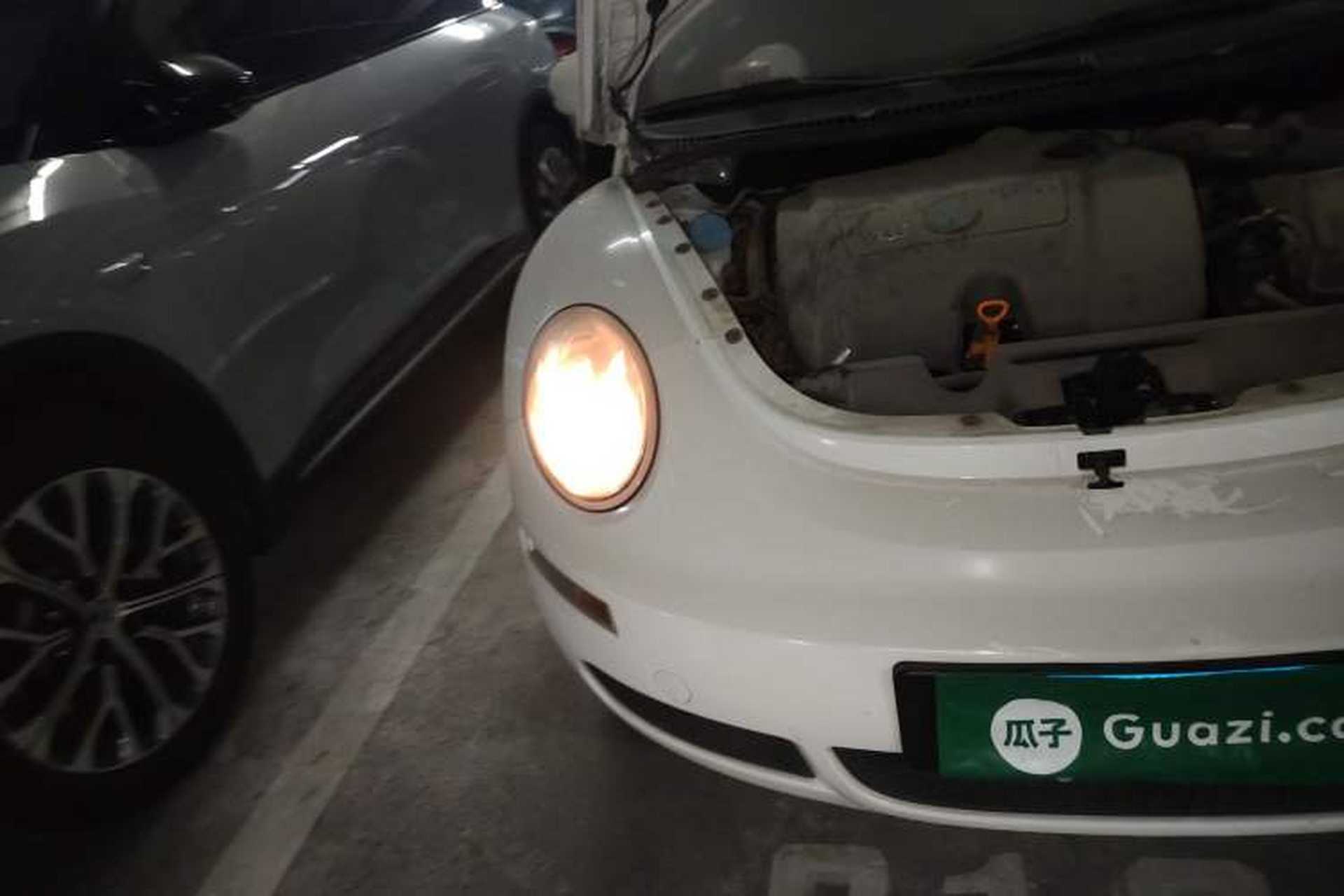 Used Volkswagen Beetle 2010 1.6 AT Right Front Headlight