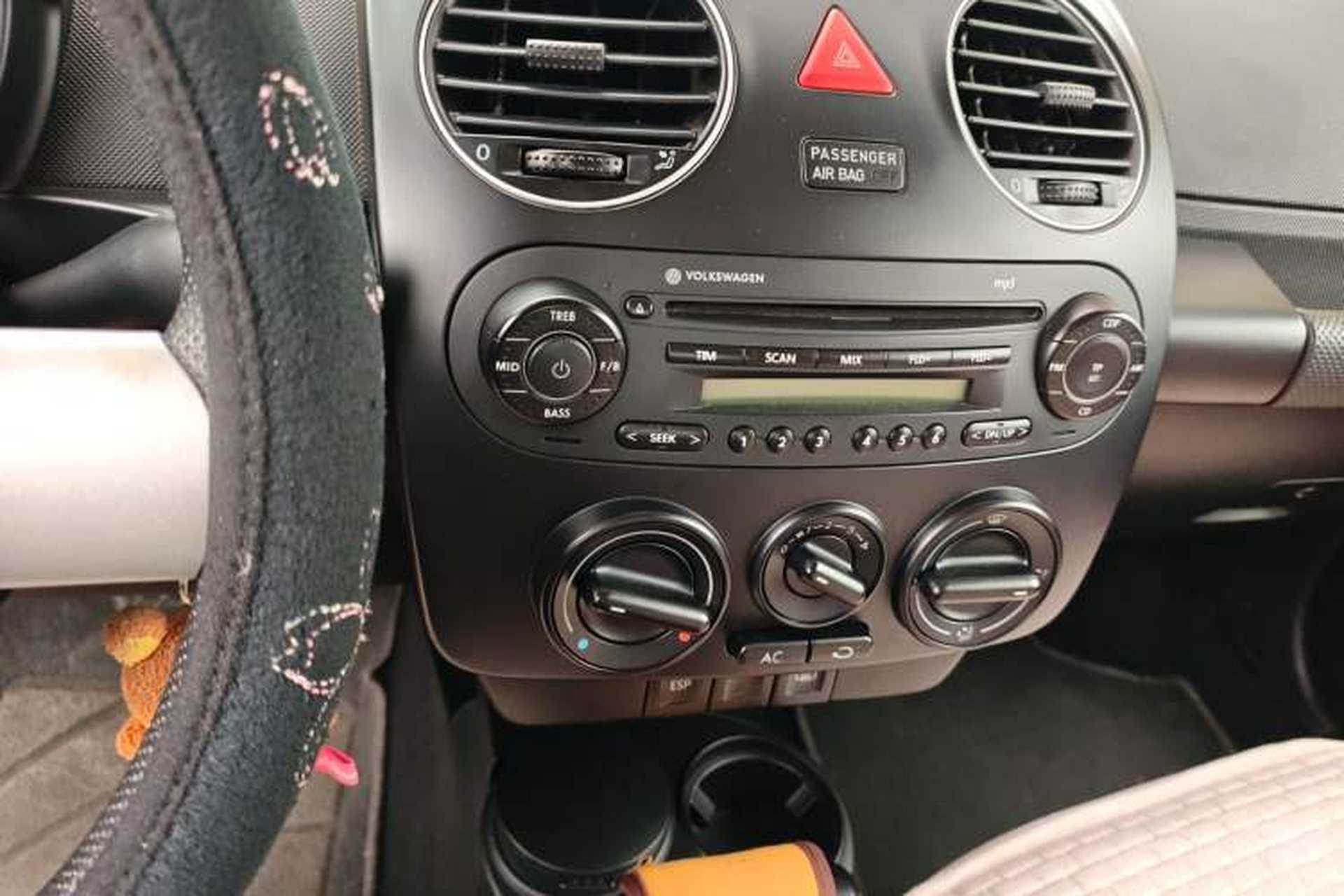 Used Volkswagen Beetle 2010 1.6 AT Audio And AC Panel