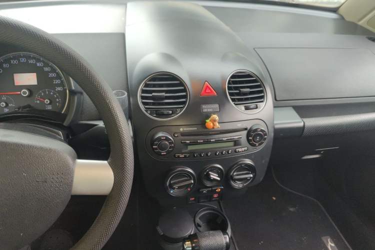 Used Volkswagen Beetle 2010 1.6 AT Audio And AC Panel