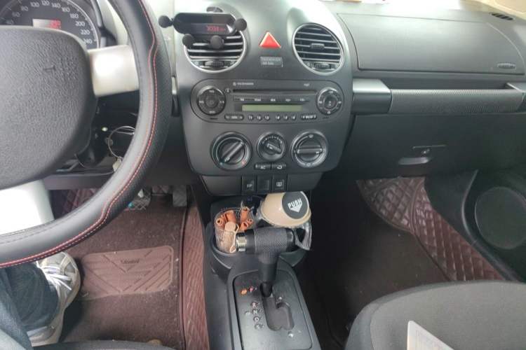 Used Volkswagen Beetle 2010 1.6 AT Audio And AC Panel
