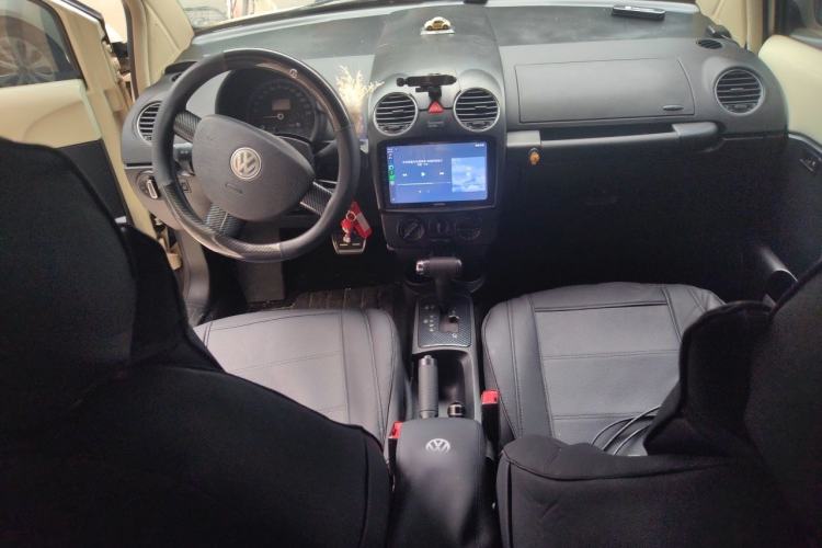Used Volkswagen Beetle 2010 1.6 AT Center Console