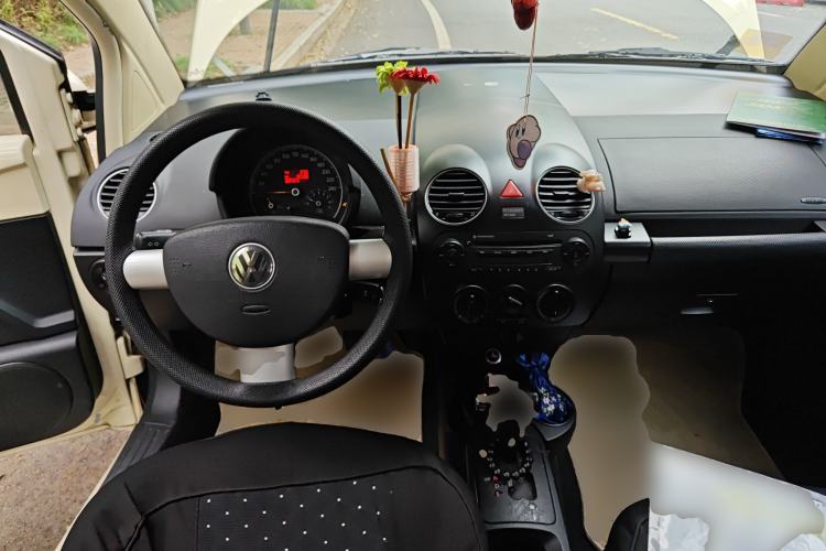 Used Volkswagen Beetle 2010 1.6 AT Center Console