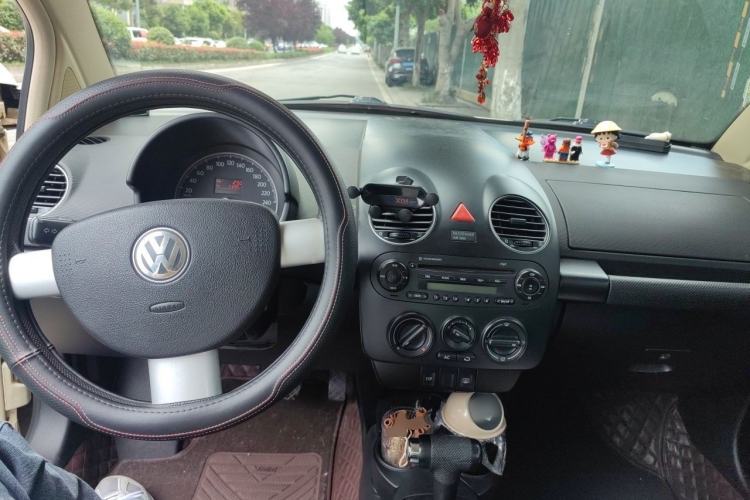 Used Volkswagen Beetle 2010 1.6 AT Center Console
