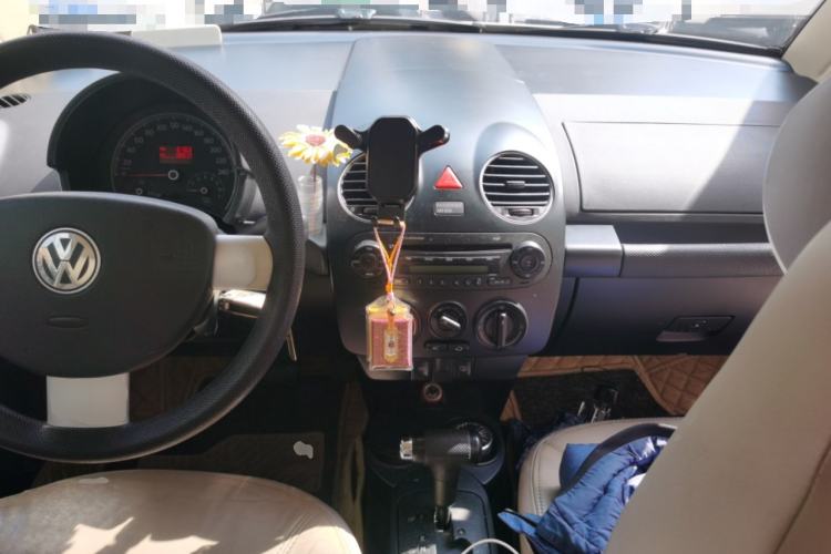 Used Volkswagen Beetle 2010 1.6 AT Center Console