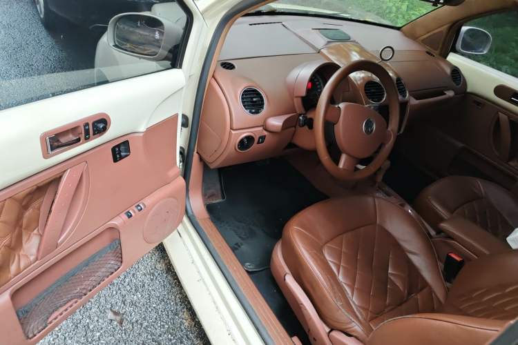 Used Volkswagen Beetle 2010 2.0 BlackOrange Comfort Edition Driver Seat