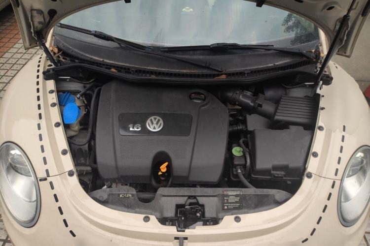 Used Volkswagen Beetle 2010 1.6 AT Engine Bay