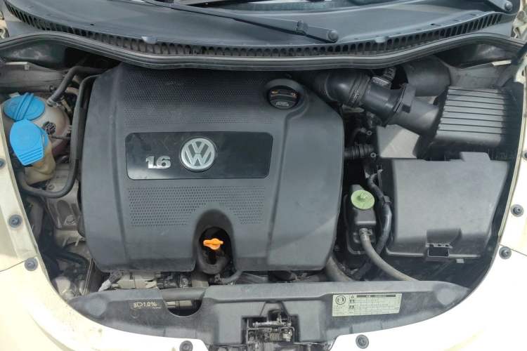 Used Volkswagen Beetle 2010 1.6 AT Engine Bay