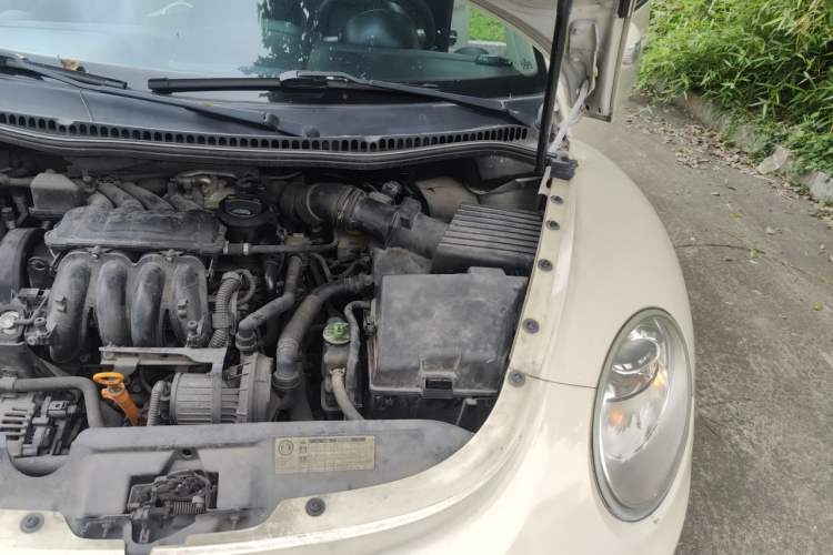 Used Volkswagen Beetle 2010 1.6 AT Engine Bay Left