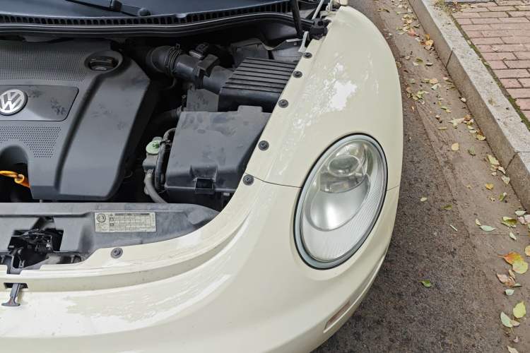 Used Volkswagen Beetle 2010 1.6 AT Engine Bay Left