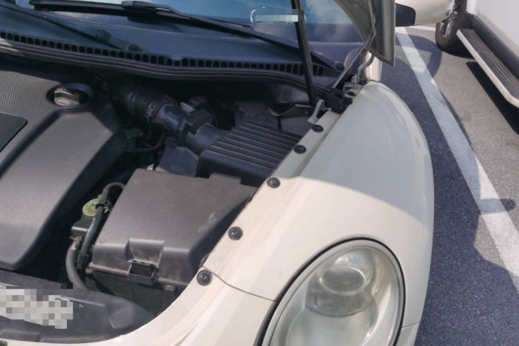 Used Volkswagen Beetle 2010 1.6 AT Engine Bay Left