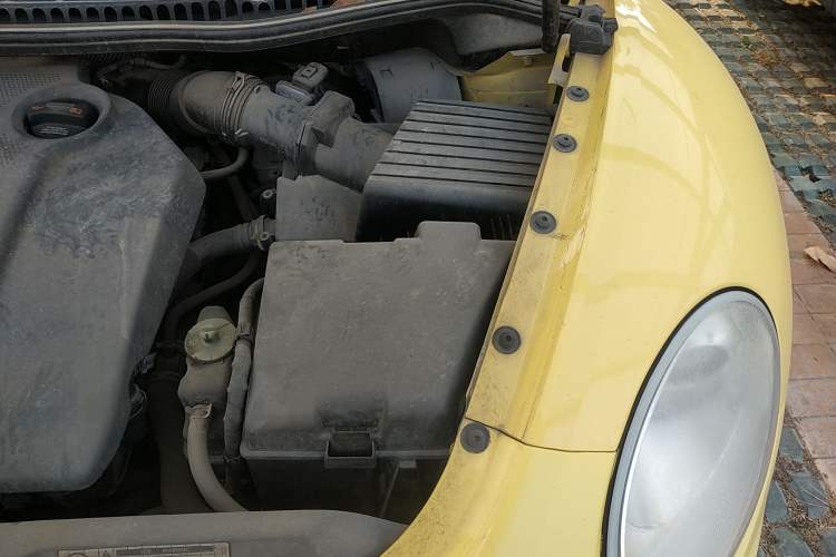 Used Volkswagen Beetle 2010 1.6 AT Engine Bay Left