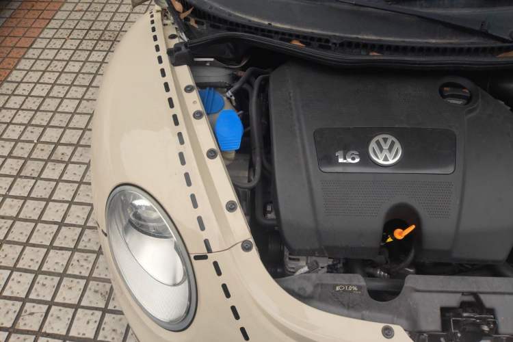 Used Volkswagen Beetle 2010 1.6 AT Engine Bay Right