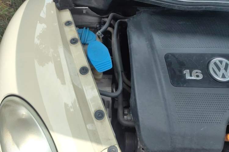 Used Volkswagen Beetle 2010 1.6 AT Engine Bay Right