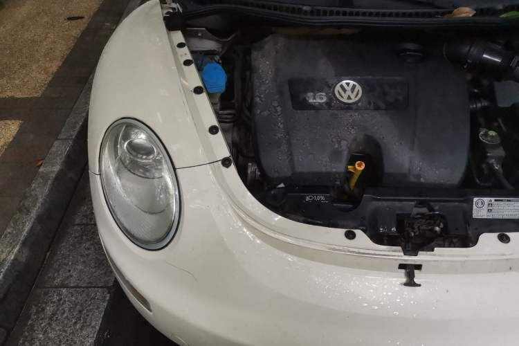 Used Volkswagen Beetle 2010 1.6 AT Engine Bay Right