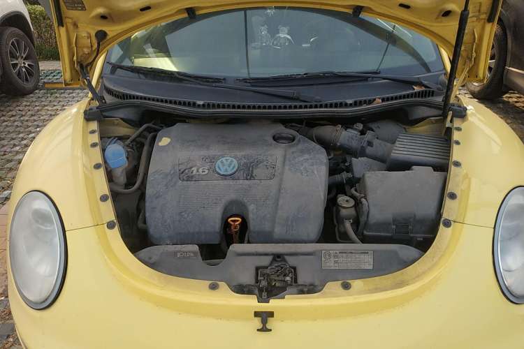 Used Volkswagen Beetle 2010 1.6 AT Engine Bay