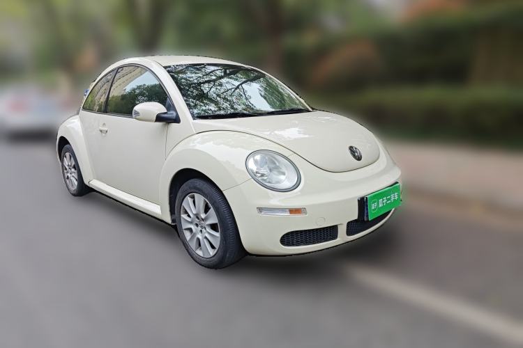Used Volkswagen Beetle 2010 1.6 AT Front Right 45 Deg
