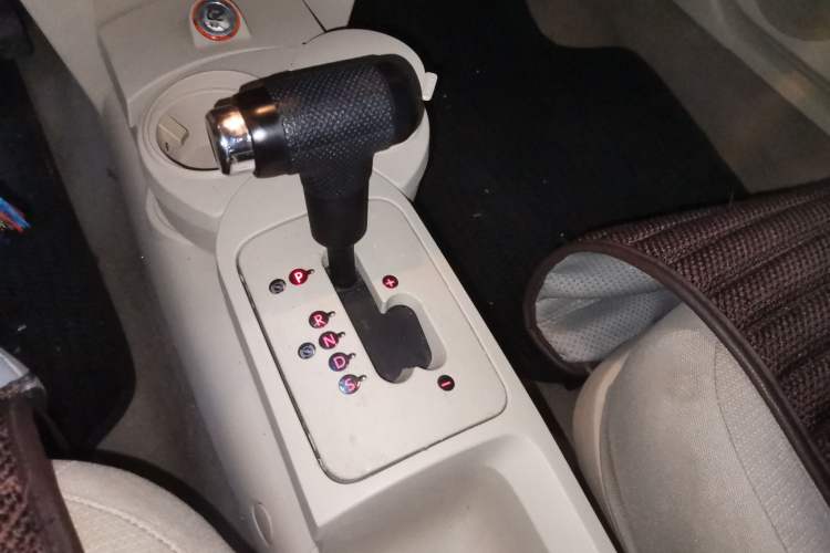 Used Volkswagen Beetle 2010 1.6 AT Gear Lever