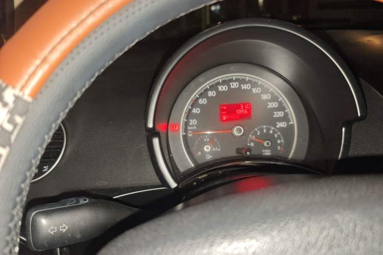 Used Volkswagen Beetle 2010 1.6 AT Instrument Cluster