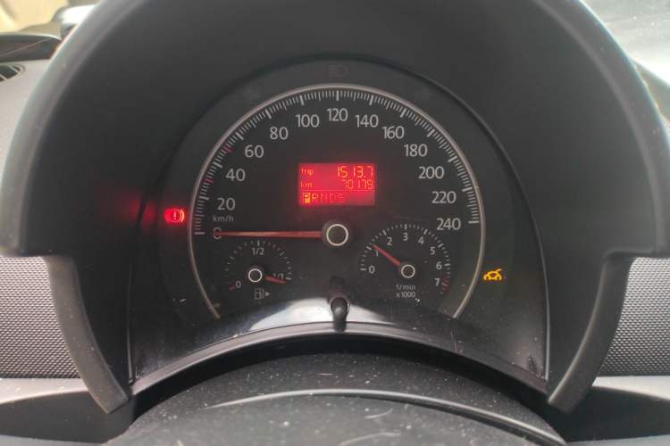 Used Volkswagen Beetle 2010 1.6 AT Instrument Cluster