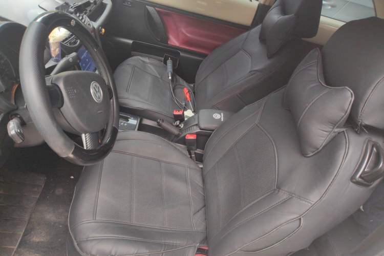 Used Volkswagen Beetle 2010 1.6 AT Left Front Seat